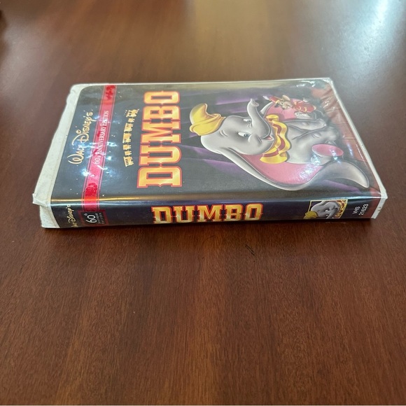 🌟3/$20🌟 Dumbo VHS Walt Disney 60th Anniversary Edition - Picture 2 of 4